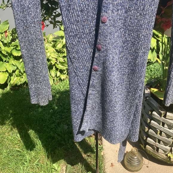 Blue asphalt - L blue and white duster with a hood and tie closure - Picture 5 of 9